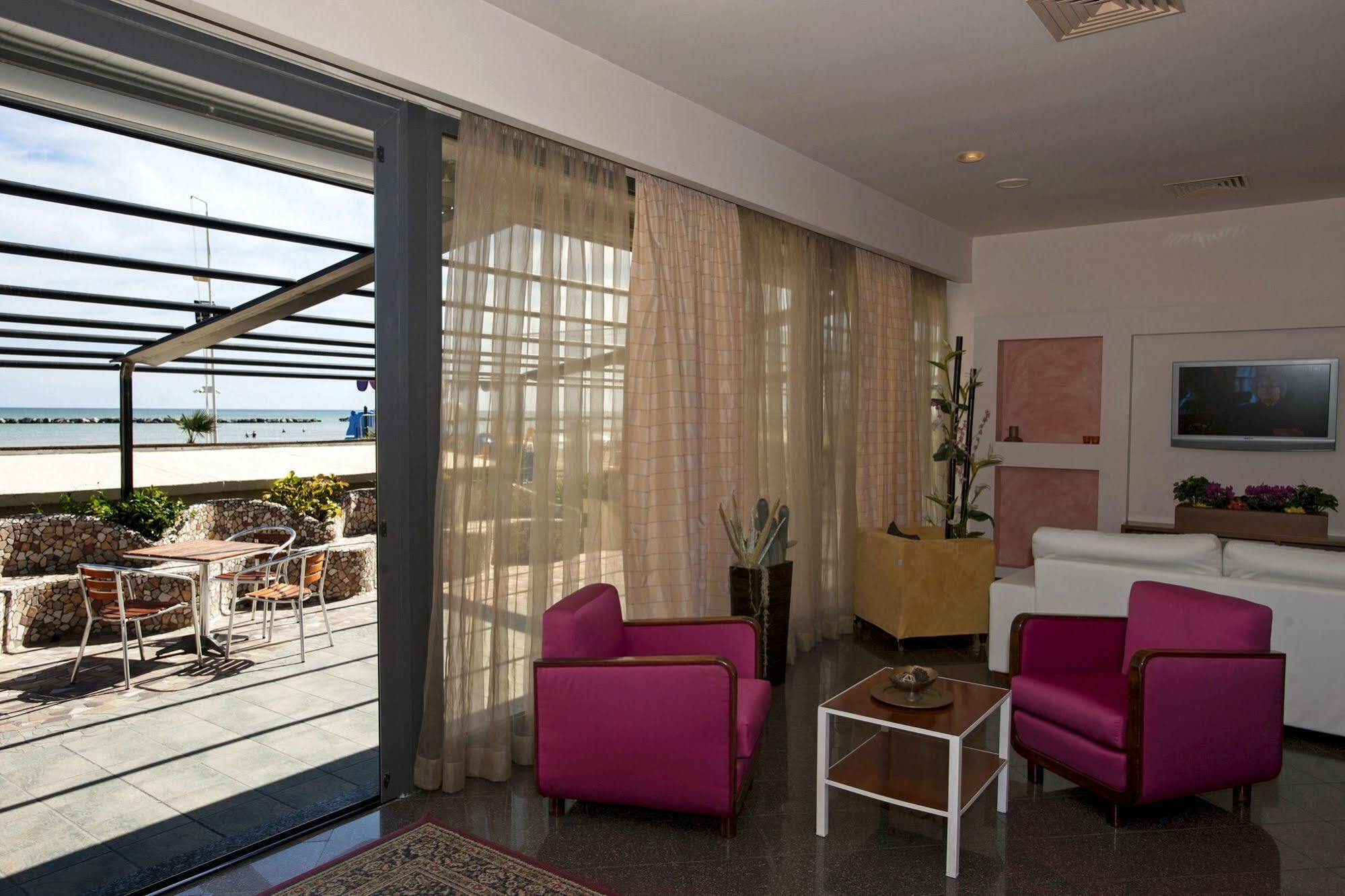 Hotel Strand Bellaria-Igea Marina Bagian luar foto